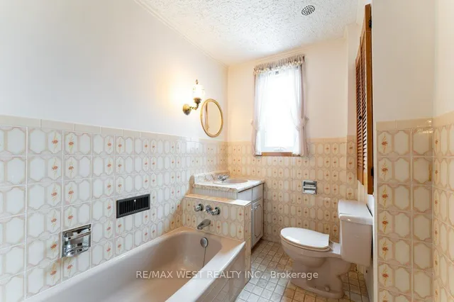 Additional image 16 of 26 Greenlaw Ave