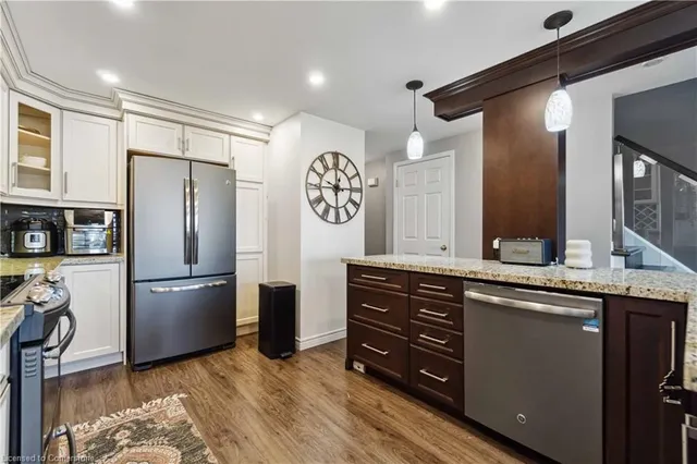 Additional image 10 of 27 Red Clover Cres