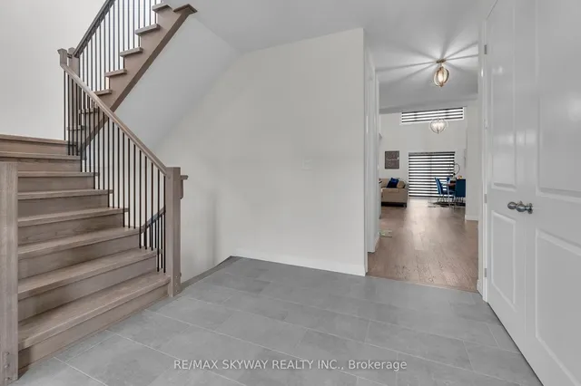 Additional image 7 of 972 Stonecliffe Walk Unit 18