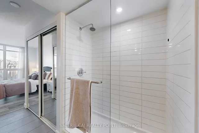 Additional image 17 of 38 Dan Leckie Way Unit 1612