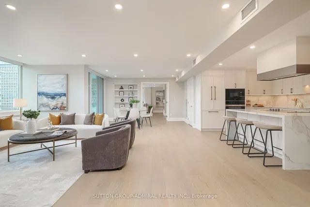 Additional image 13 of 500 Avenue Rd Unit 806