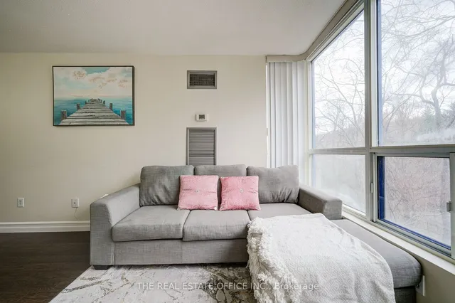 Additional image 6 of 3050 Ellesmere Rd Unit 310