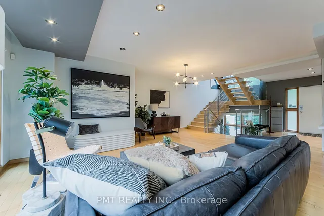 Additional image 23 of 19 Clarendon Ave