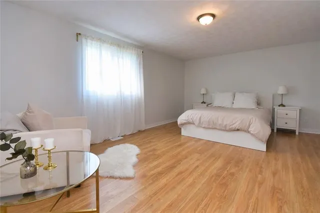 Additional image 25 of 244 MICHENER Cres