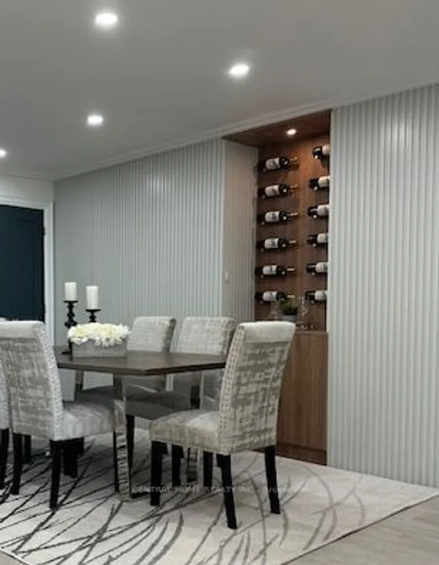 Additional image 18 of 55 Skymark Dr Unit 605