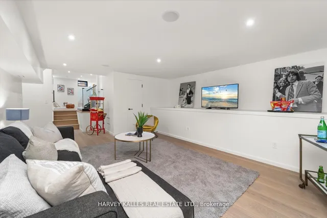 Additional image 35 of 697 Richmond St