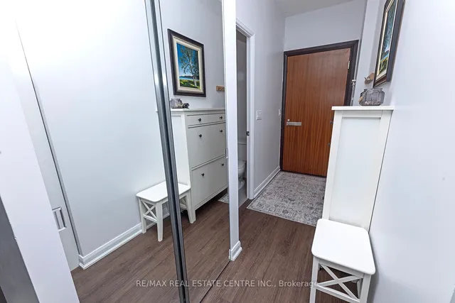 Additional image 31 of 500 Sherbourne St Unit 1301