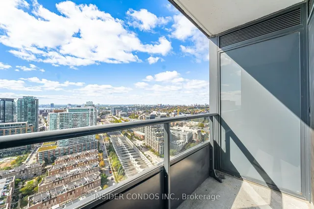 Additional image 26 of 19 Western Battery Rd Unit 3217