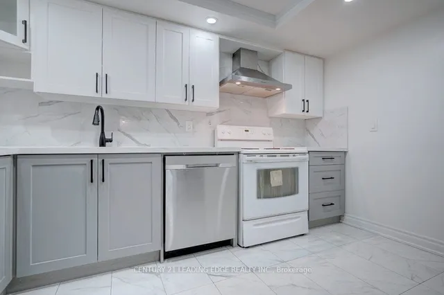 Additional image 18 of 2466 Eglinton Ave Unit 1610