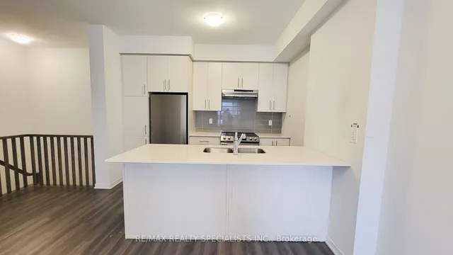 Additional image 10 of 260 Twelfth St Unit 14