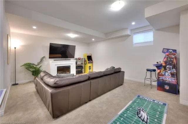 Additional image 42 of 2 Stonehill Ave