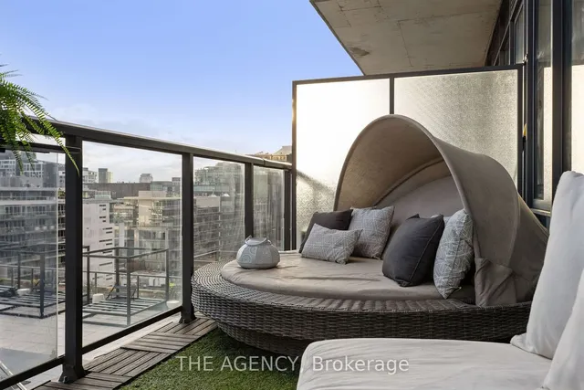 Additional image 20 of 560 King St Unit 1011