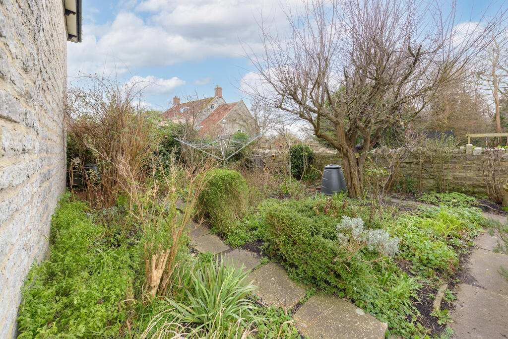 Additional image 22 of Leigh Road, Street