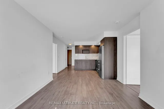 Additional image 4 of 225 Village Green Sq Unit 1006