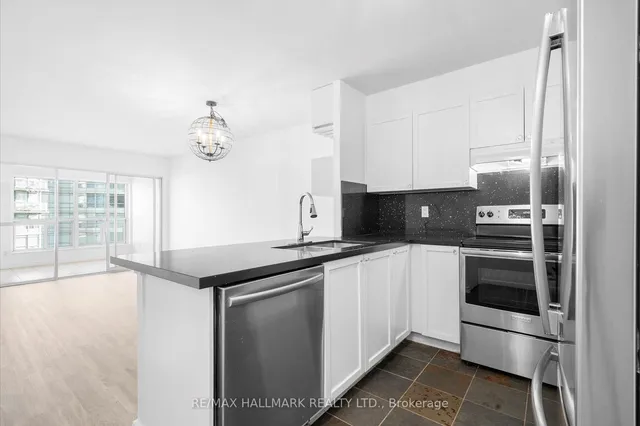 Additional image 13 of 600 Queens Quay Unit 906