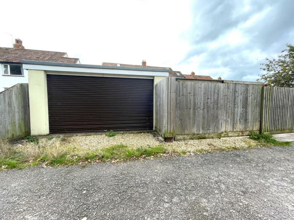 Additional image 16 of Grange Avenue, Street