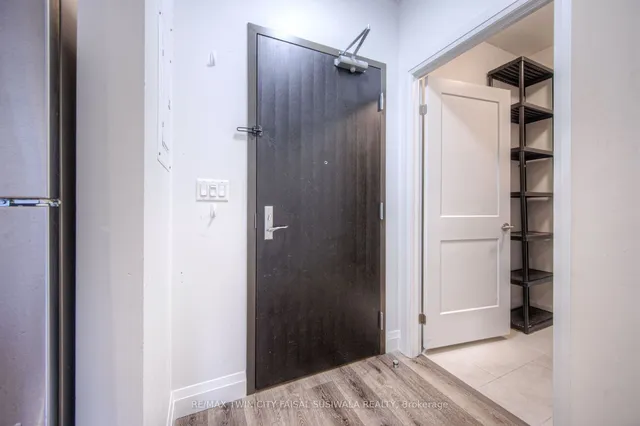 Additional image 5 of 399 QUEEN St Unit 202