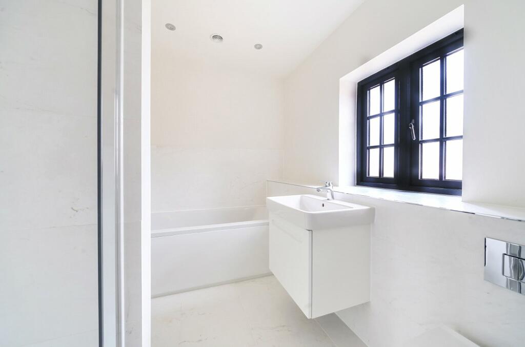 Additional image 5 of King Alfreds Drive, Wincanton, Somerset, BA9