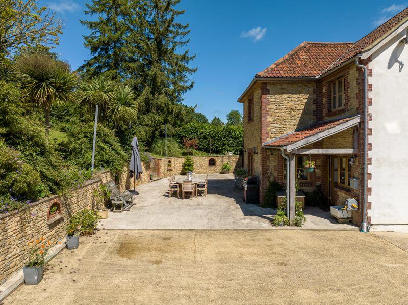 Additional image 18 of Stunning rural home with land near Caste Cary.