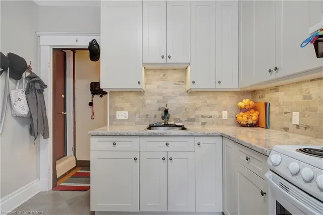 Additional image 27 of 67 Moore Ave