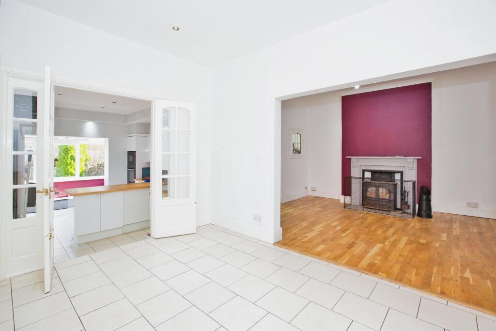 Additional image 25 of Grove Avenue, Yeovil