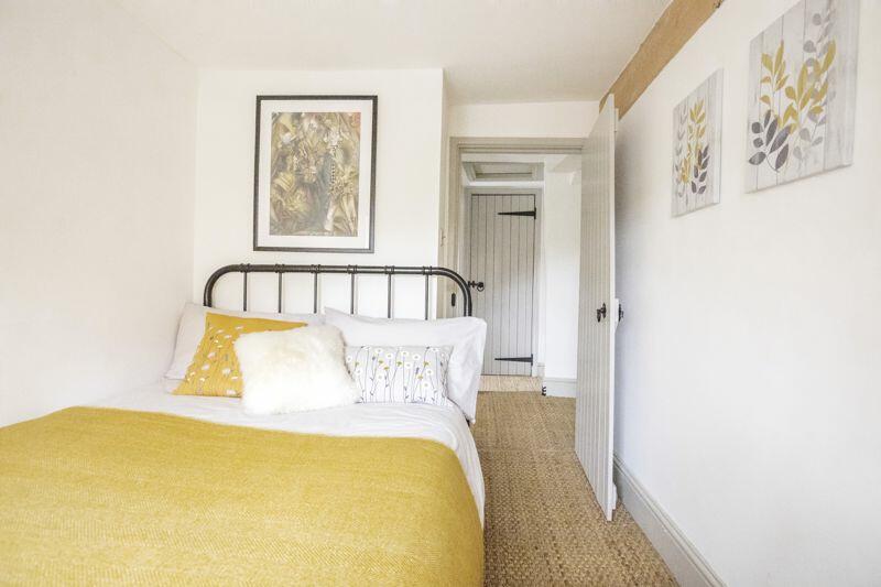 Additional image 29 of Holt