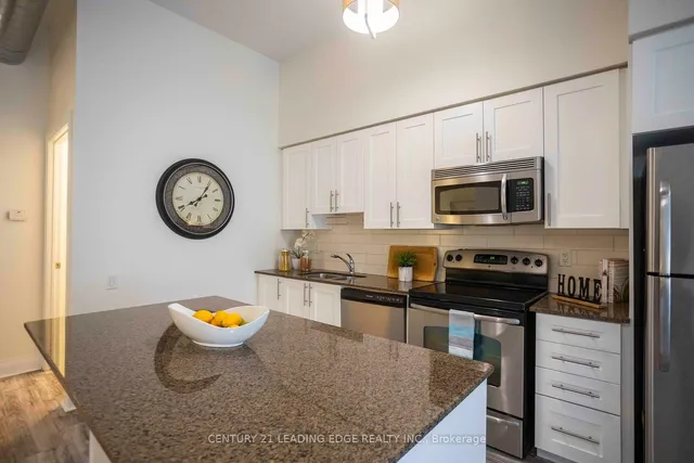 Additional image 10 of 2191 Yonge St Unit Loft #5