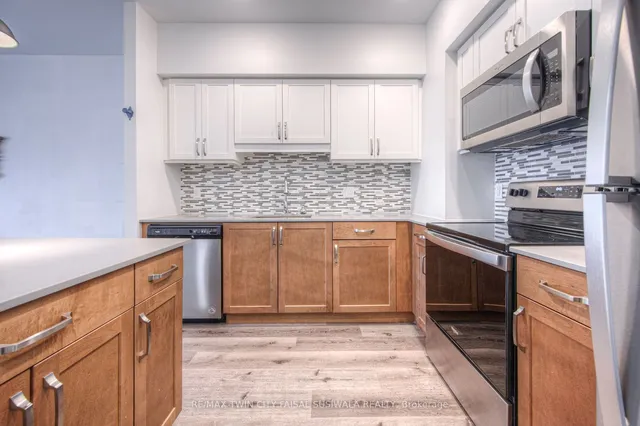 Additional image 10 of 399 QUEEN St Unit 202