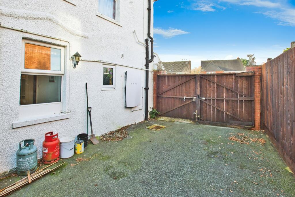 Additional image 23 of Grove Avenue, Yeovil