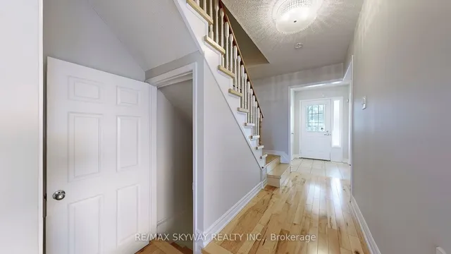 Additional image 25 of 38 Winter Gardens Tr