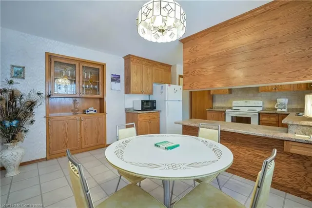 Additional image 11 of 127 Lorraine Ave