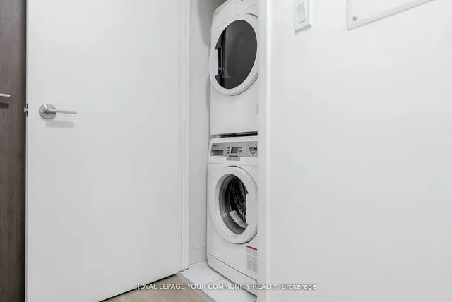 Additional image 18 of 27 Bathurst St Unit 1516