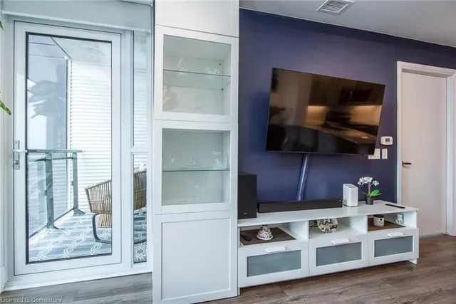 Additional image 20 of 60 Charles St Unit 1601