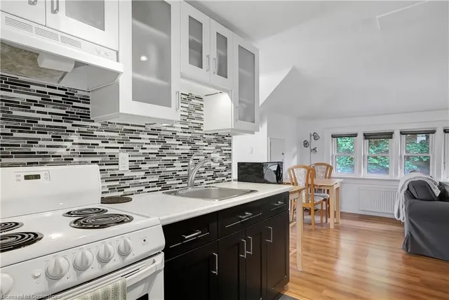 Additional image 35 of 67 Moore Ave