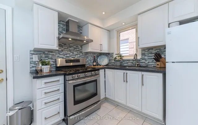 Additional image 17 of 29 Hillary Ave