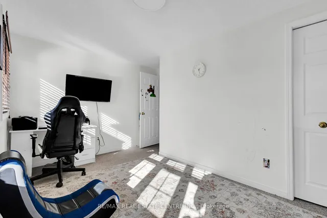 Additional image 4 of 50 Howe Dr Unit 17B