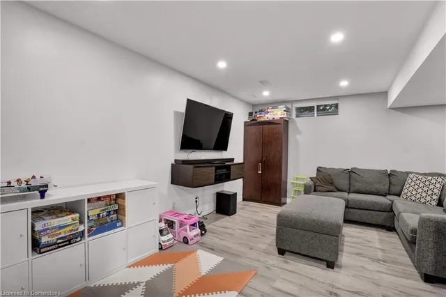 Additional image 31 of 30 Bryan Crt Unit 14