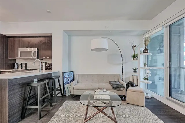 Additional image 8 of 30 Roehampton Ave Unit 609