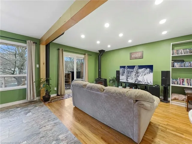 Additional image 10 of 84 Scenic Wood Cres