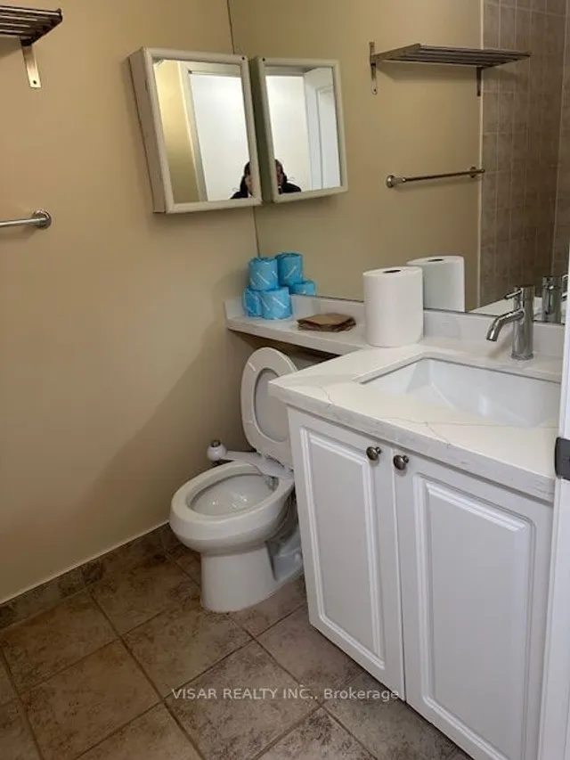 Additional image 14 of 18 Yonge St Unit 603