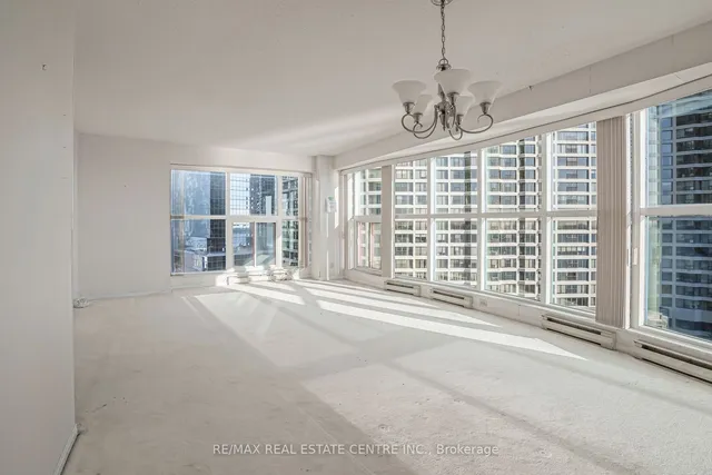 Additional image 8 of 99 Harbour Sq Unit 1702