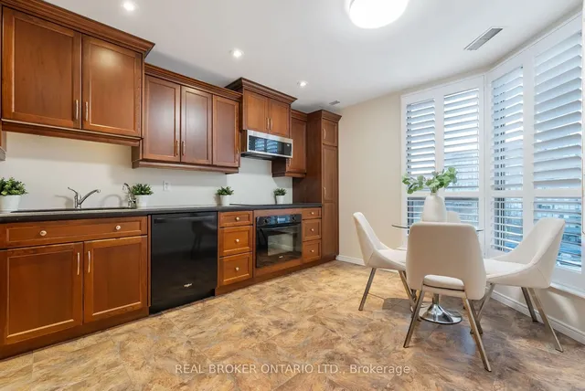 Additional image 11 of 3267 King St Unit PH #7