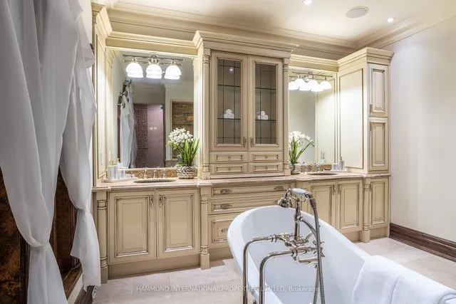 Additional image 34 of 24 York Valley Cres