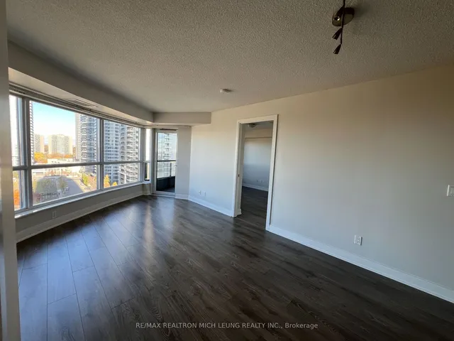 Additional image 19 of 125 Village Green Sq Unit 1109