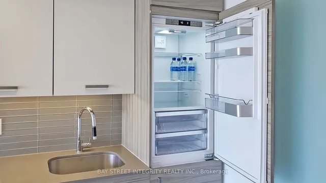 Additional image 11 of 210 Simcoe St Unit 2107