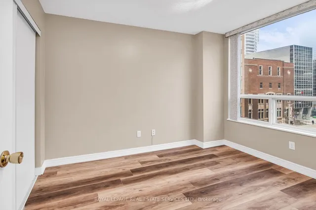 Additional image 21 of 43 Eglinton Ave Unit 605