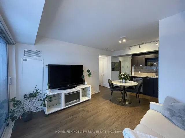 Additional image 4 of 275 Village Green Sq Unit 2220