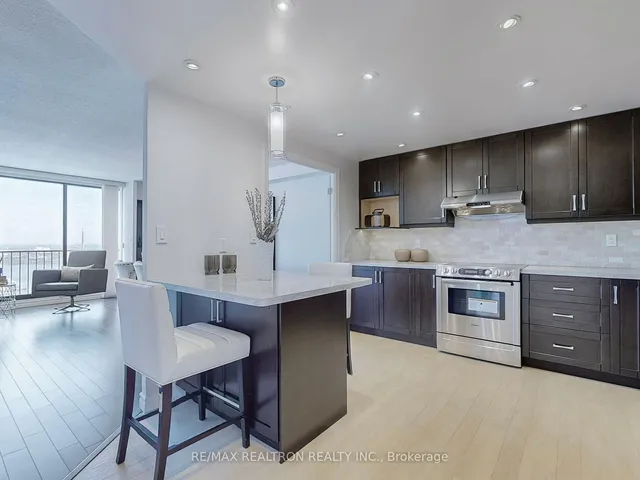 Additional image 10 of 33 Harbour Sq Unit 3004