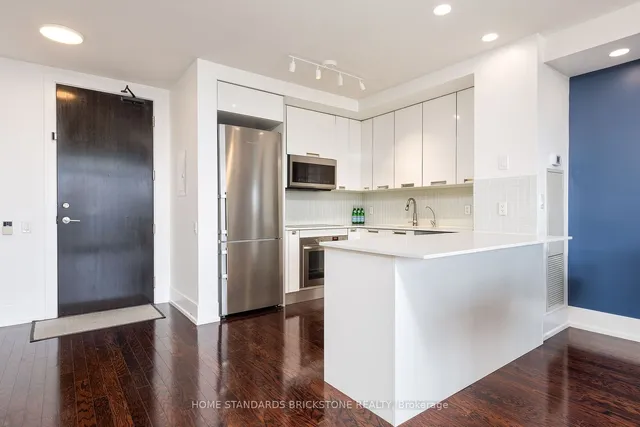 Additional image 3 of 33 Charles St Unit 4404