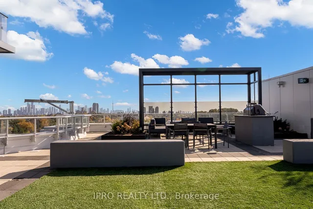 Additional image 30 of 2020 Bathurst St Unit 220
